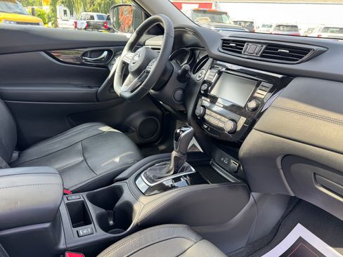 Used 2018 Nissan Rogue SL AWD/4WD image 23