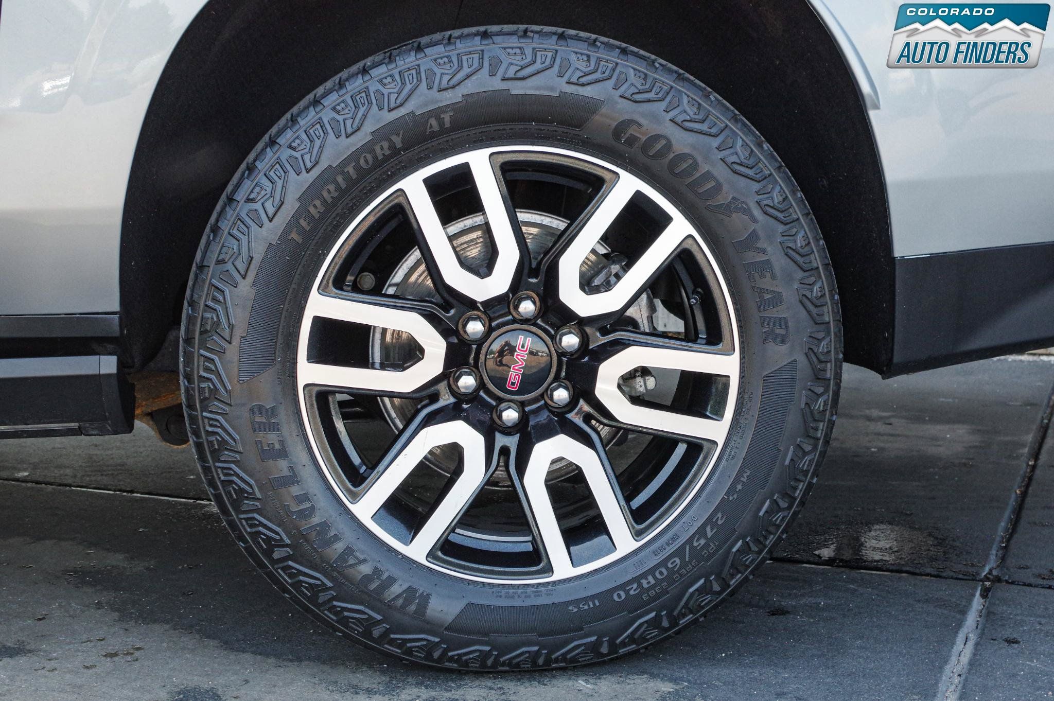 Used 2023 GMC Yukon XL AT4 w/ AT4 Premium Plus Package AWD/4WD image 28