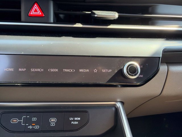Certified 2026 Kia Carnival FWD image 23
