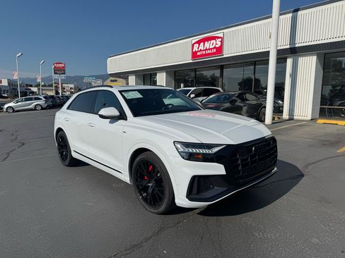 Used 2023 Audi Q8 Prestige w/ Prestige Package AWD/4WD image 2