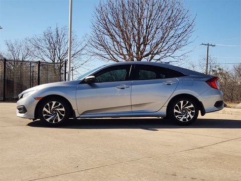 Certified 2017 Honda Civic EX image 4