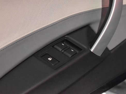 Used 2011 Tesla Roadster Sport image 38