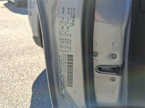 Used 2020 Jeep Cherokee Latitude Plus w/ Comfort/Convenience Group image 28