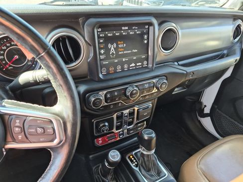 Certified 2020 Jeep Gladiator Rubicon AWD/4WD image 19