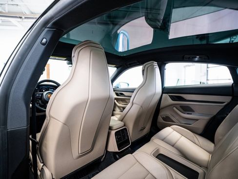 Used 2021 Porsche Taycan image 48