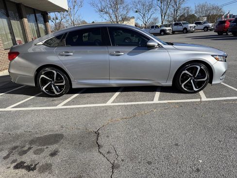 Used 2020 Honda Accord Sport image 4