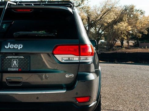 Used 2014 Jeep Grand Cherokee Overland w/ Advanced Technology Group AWD/4WD image 15
