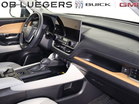 Used 2024 Toyota Grand Highlander XLE image 19