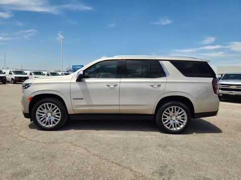 Used 2024 Chevrolet Tahoe Premier w/ Premium Package AWD/4WD image 4