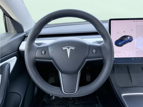 Used 2021 Tesla Model 3 Standard Range Plus image 53