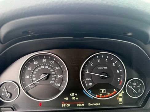 Used 2018 BMW 320i xDrive Sedan image 12