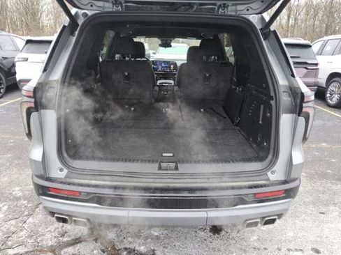 Used 2024 Chevrolet Traverse Z71 image 9