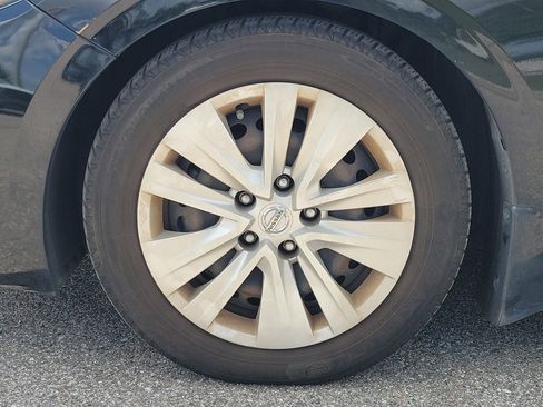 Certified 2020 Nissan Sentra S image 5