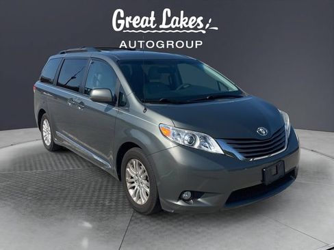 Used 2014 Toyota Sienna XLE FWD image 7