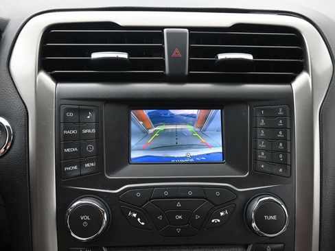 Used 2017 Ford Fusion SE image 29