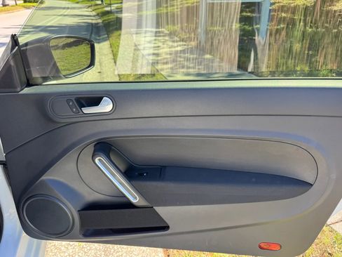 Used 2018 Volkswagen Beetle 2.0T S image 25