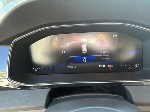 Certified 2025 Volkswagen Jetta S image 9