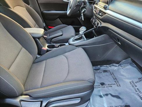 Used 2023 Kia Forte LXS w/ LXS Technology Package image 18