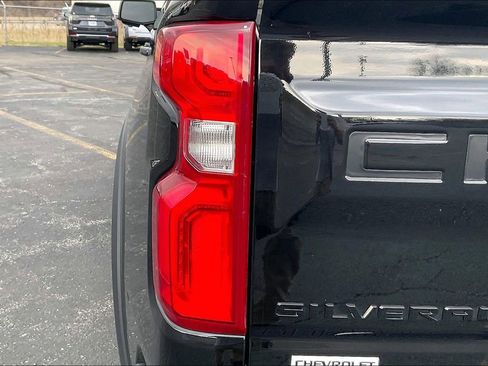 Used 2023 Chevrolet Silverado 1500 ZR2 w/ Technology Package image 25