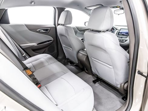 Used 2022 Chevrolet Malibu LS FWD image 34