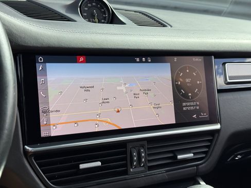 Used 2021 Porsche Cayenne Turbo S image 26