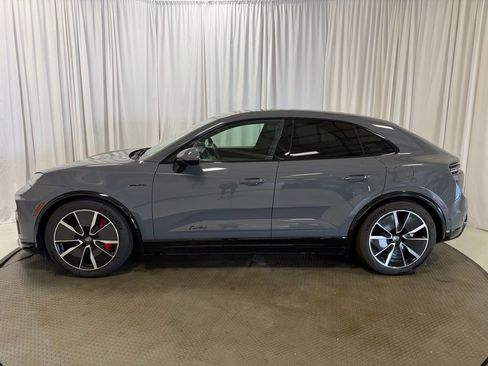 Certified 2025 Porsche Macan Turbo Electric AWD/4WD image 2