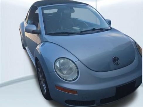 Used 2009 Volkswagen Beetle S FWD image 3