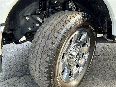 Used 2025 Ford F250 Lariat w/ Lariat Ultimate Package image 36