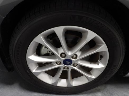 Used 2020 Ford Fusion SE FWD image 17