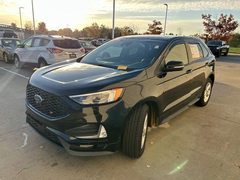 Used 2023 Ford Edge ST w/ Equipment Group 401A image 3