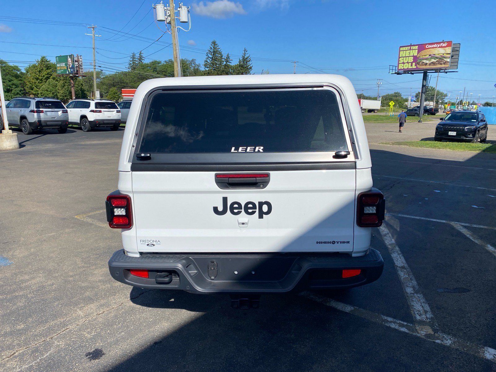 Used 2025 Jeep Gladiator Sport AWD/4WD image 4