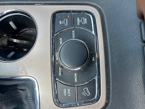 Used 2017 Jeep Grand Cherokee Summit w/ Platinum Series Group AWD/4WD image 29