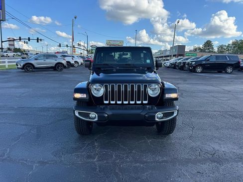 Used 2022 Jeep Wrangler Unlimited Sahara AWD/4WD image 3