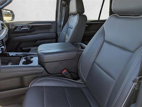 Used 2025 Chevrolet Tahoe Premier image 23