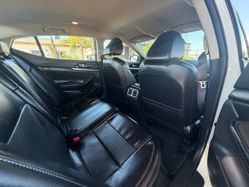 Used 2022 Nissan Maxima SV FWD image 14
