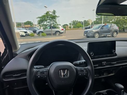 Used 2024 Honda HR-V LX image 8