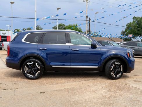 Used 2025 Kia Telluride S FWD image 24