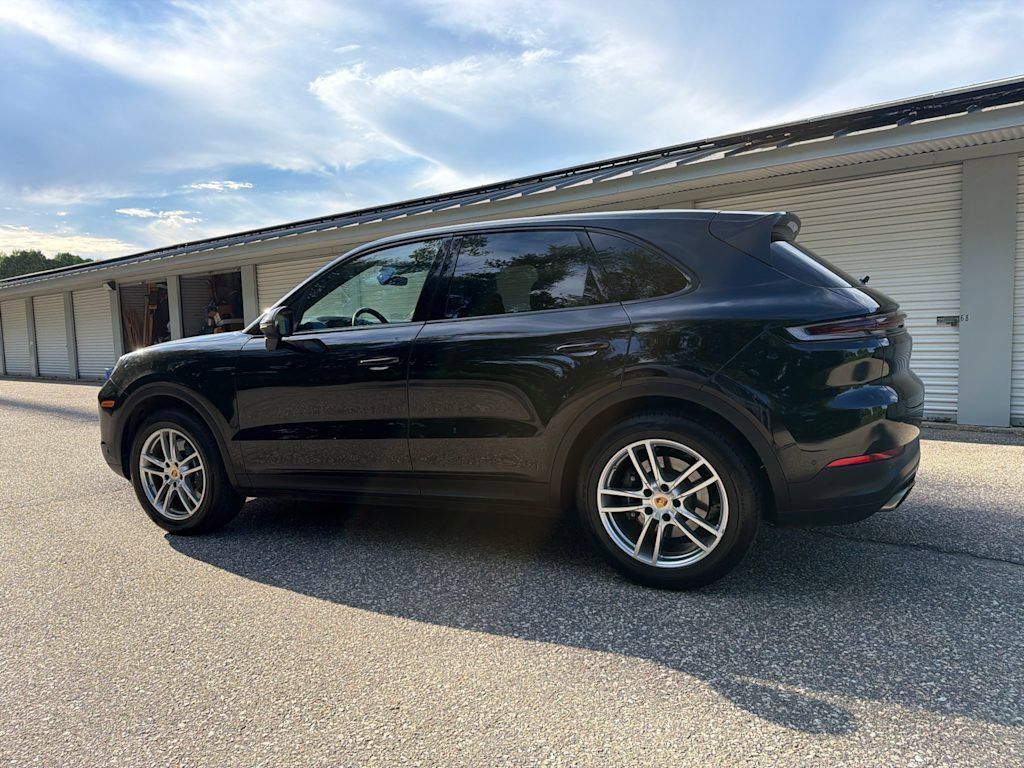 Certified 2024 Porsche Cayenne AWD/4WD image 41