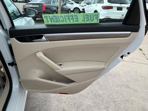 Used 2016 Volkswagen Passat 1.8T SE FWD image 15