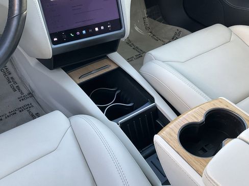 Used 2019 Tesla Model S Long Range image 46