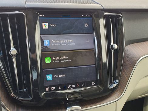 Certified 2022 Volvo XC60 B5 Momentum image 23