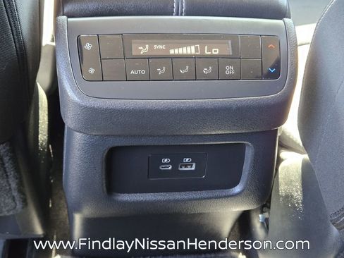 Used 2024 Nissan Pathfinder SV FWD image 12