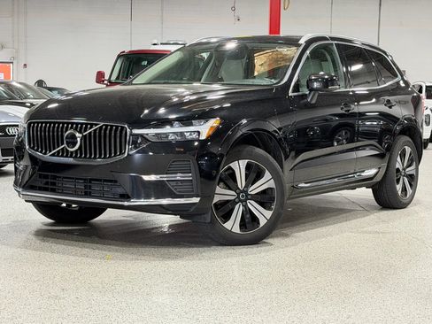 Used 2023 Volvo XC60 T8 Plus AWD/4WD image 2