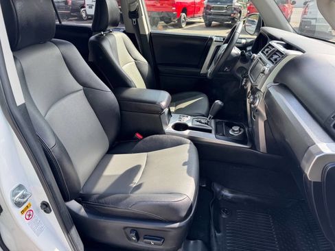 Used 2017 Toyota 4Runner SR5 Premium image 14