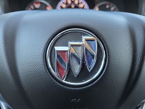 Used 2024 Buick Enclave Avenir w/ Avenir Technology Package image 22