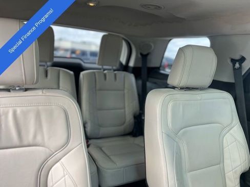 Used 2016 Ford Explorer Platinum image 24