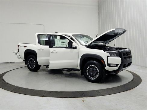 New 2026 Nissan Frontier PRO-4X w/ Pro-4x Convenience Package image 9