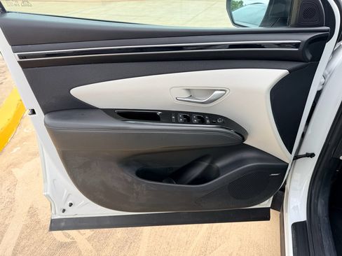 Used 2022 Hyundai Tucson SEL w/ Convenience + Premium Package FWD image 9