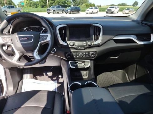 Used 2024 GMC Terrain SLT w/ Elevation Edition FWD image 13