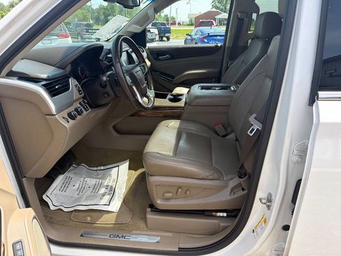 Used 2017 GMC Yukon SLT w/ Premium Edition AWD/4WD image 10